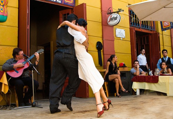 La_Boca_Tango_Argentina_Felice_Willat_Photography_2010-590x407